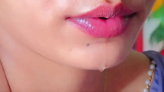WOw_Nisha- - were bikini