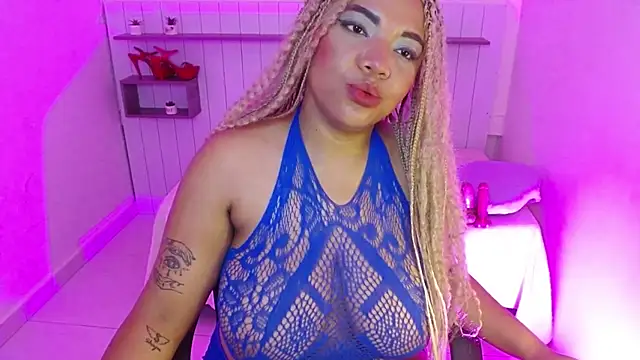 Ivonny_Hot - I bounce my tits and shake them for you.