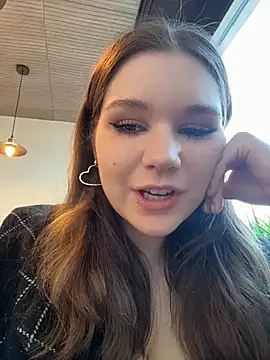 PumaShyXD - SQUIRT RIGHT IN THE CAFE UNDER TABLE