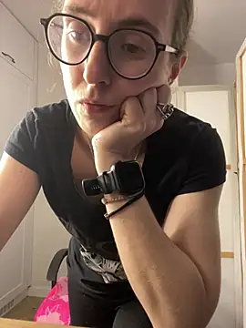 MartiniiSelenna - Striptease