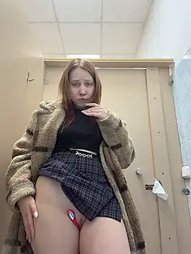 SlavicCandy - flash boobies in public mall