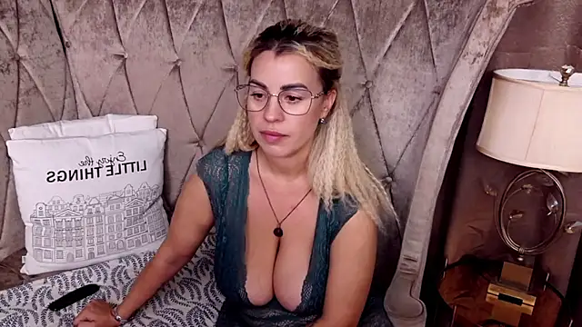 BustyGizelle - naked show play my pussy