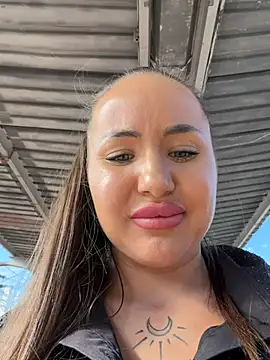 Beautydiamond - Show ashole in doggy style in stat train