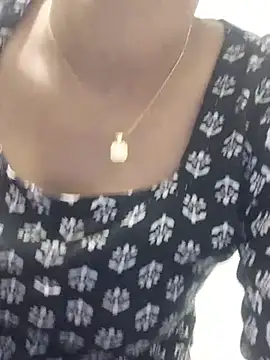 Raseeli_bhabhi1 - Boobs sucking