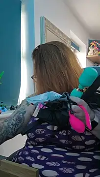NikiDeeOfficial - strip tease