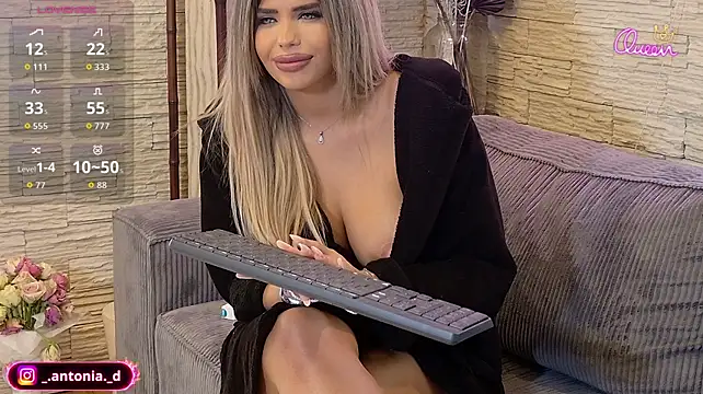 Bella_Posh - Happy pussy, happy life!