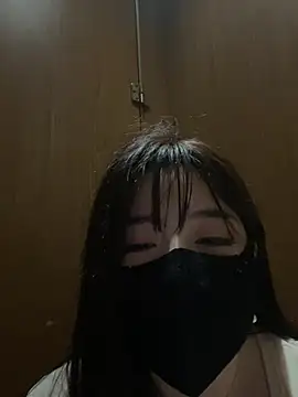 Xiao-mo520 - 美导老师下班兼，咖啡厅偷玩小刺激，超敏感体质容易失控，完成目标指定脱一件5分钟