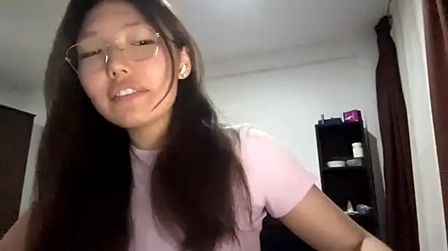 IlonaBantillan - touch my body while dancing