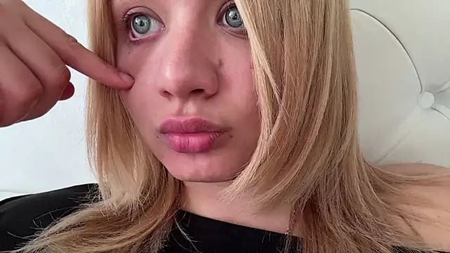 Kaderii1 - 5 squats in panties)