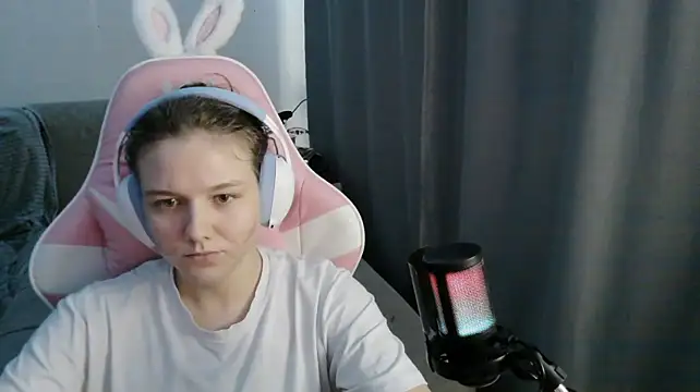 HelenMo0n - make me smile