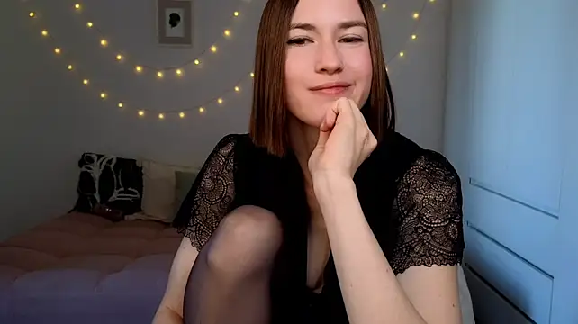 AliciaNewell - hand bra