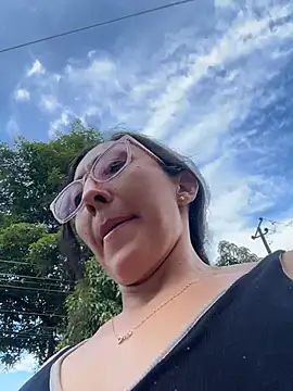 Paula_p07 - Get out of the car to exercise