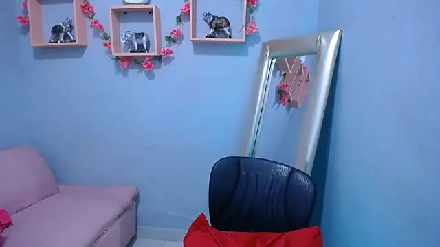 Venuxwilliam - Take my clothes off and spank my butt😈