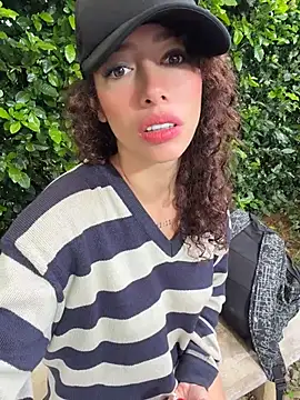 Roxyrougee - Sexy topples in public spank ass
