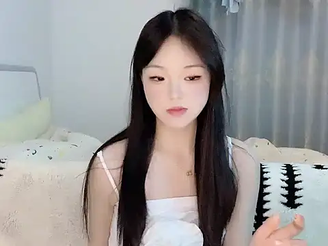 Yunbaobao- - 新人女大 大家帮我点点爱心 💗