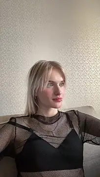 LizzettMorty - Playful lipstick👅