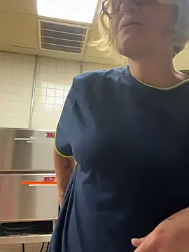 Lindzybella - Get naughty at work with me