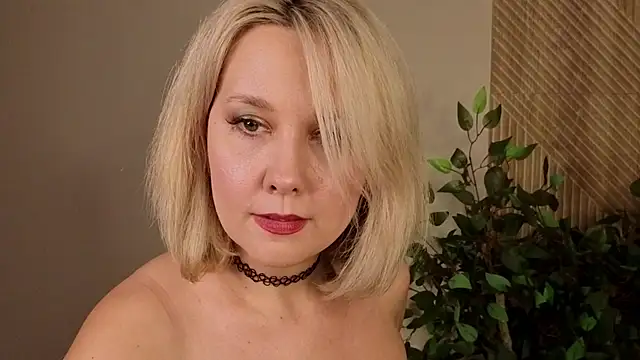 Nikki_Mi1k - make an imprint on a painting