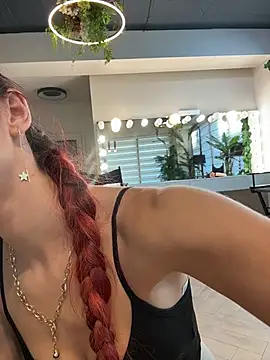 VixenRosse - Tease and massage my boobies