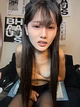 Xiaoxiao1001 - 赤裸上身