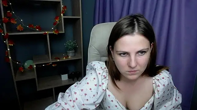 ElizabethGlow - put on heels