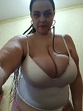 Hugebobbs - Fusk my boobs