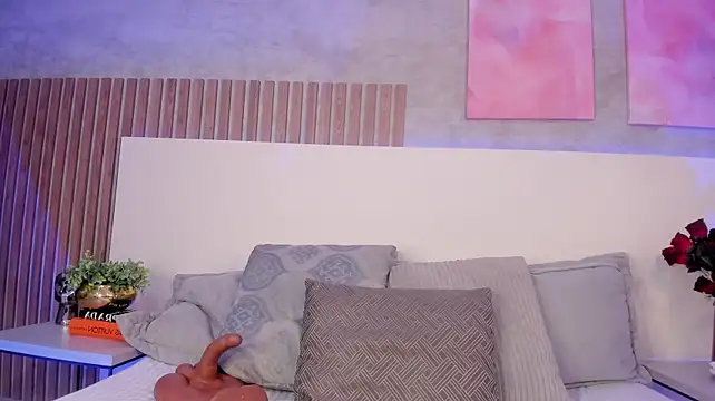 IsisJames_ - Ride your dildo back and look at me 🔥