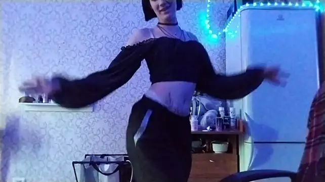 LeanZealand - Rub cream on my tits