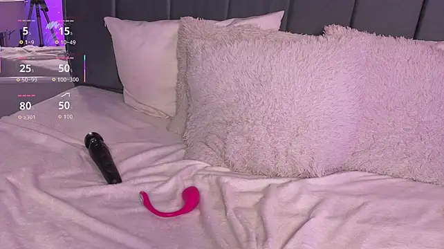 Ninna_curly - SPREAD ASS AND FLASH ASSHOLE+BLOWJOB