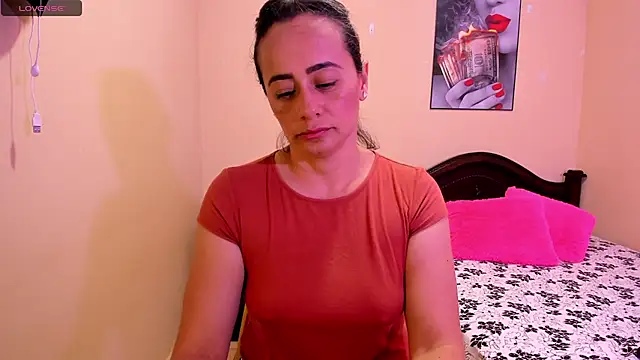 Sara_florez12 - Take off your shirt