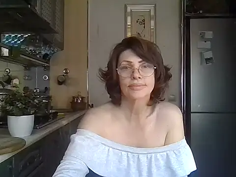 Baby-Matilda - A sexy dance in panties.
