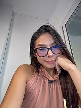 Amira_cute2 - pant down +Spank ass x3