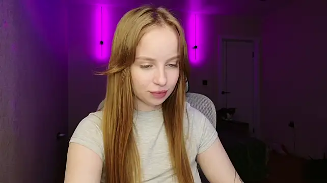 BunnyShinex - tease with under boob view