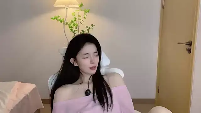 Annie-3 - 泡泡抹香肩 涂美胸 小粉控制3min