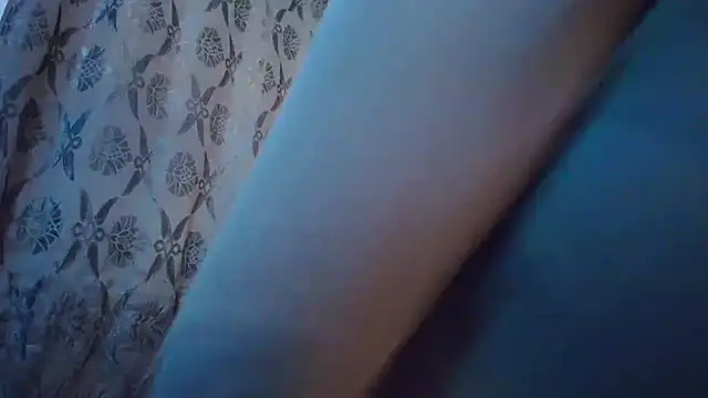 CarolineBrunx - Open legs