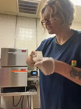 Lindzybella - Get naughty at work with me