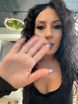 BeckyShineX - 😈 Naughty Striptease