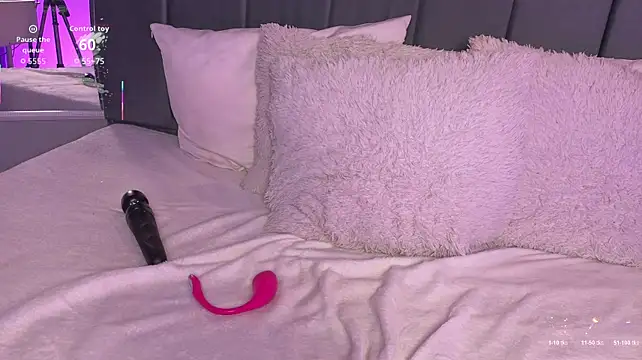 Ninna_curly - SPREAD ASS AND FLASH ASSHOLE+BLOWJOB