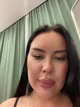 Evafoxxxy - show boobs + lick my nipples