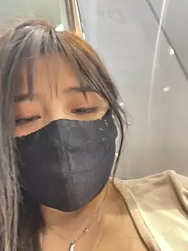 Xiao-mo520 - 美导老师下班兼，咖啡厅偷玩小刺激，超敏感体质容易失控，完成目标指定脱一件5分钟