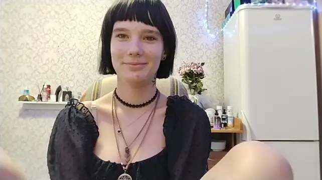 LeanZealand - Rub cream on my tits