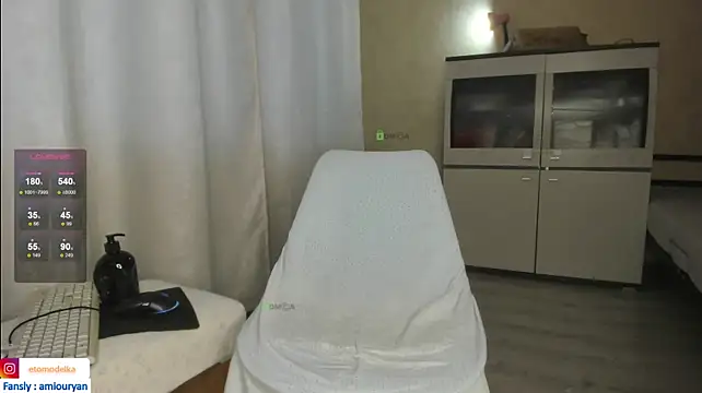 Your-queen26 - boobs,big butt plug,dildo pussy+squirt