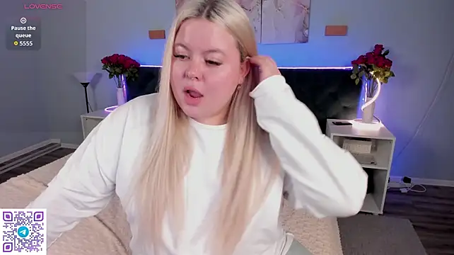 Lisa_Payne - take off your shirt for 10 minutes