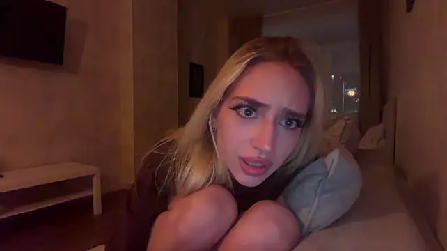 ErminiaAltier - tease you with my eyes
