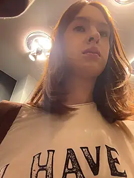 Outdorable - Lift top&run wet fngr around nipple💦