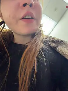 SlavicCandy - take off panties in fitting room