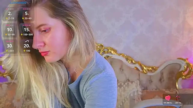 Daryana_Gray - Play with my pierced nipples