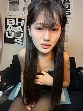 Xiaoxiao1001 - 赤裸上身