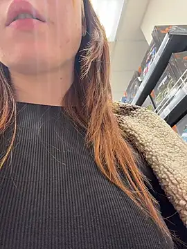 SlavicCandy - flash pussy in public mall