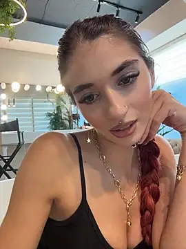 VixenRosse - Tease and massage my boobies